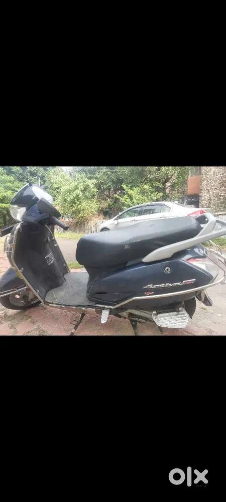Honda Activa 125 Blue colour recently service done 18100 km driven