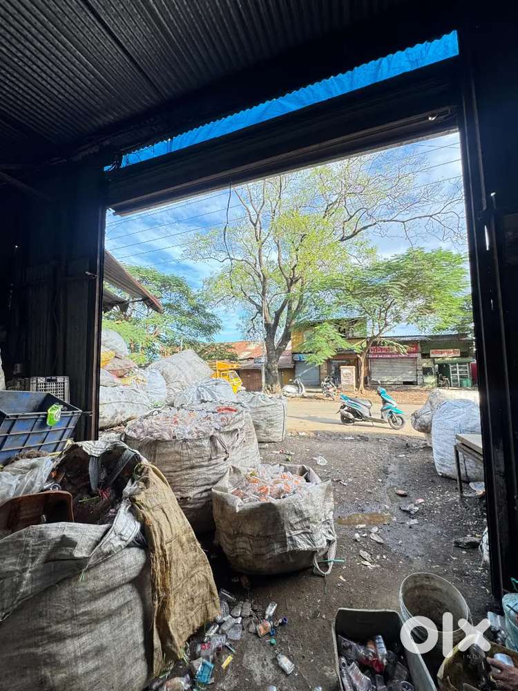 Godown WareHouse for Sale 1100 Sp. ft