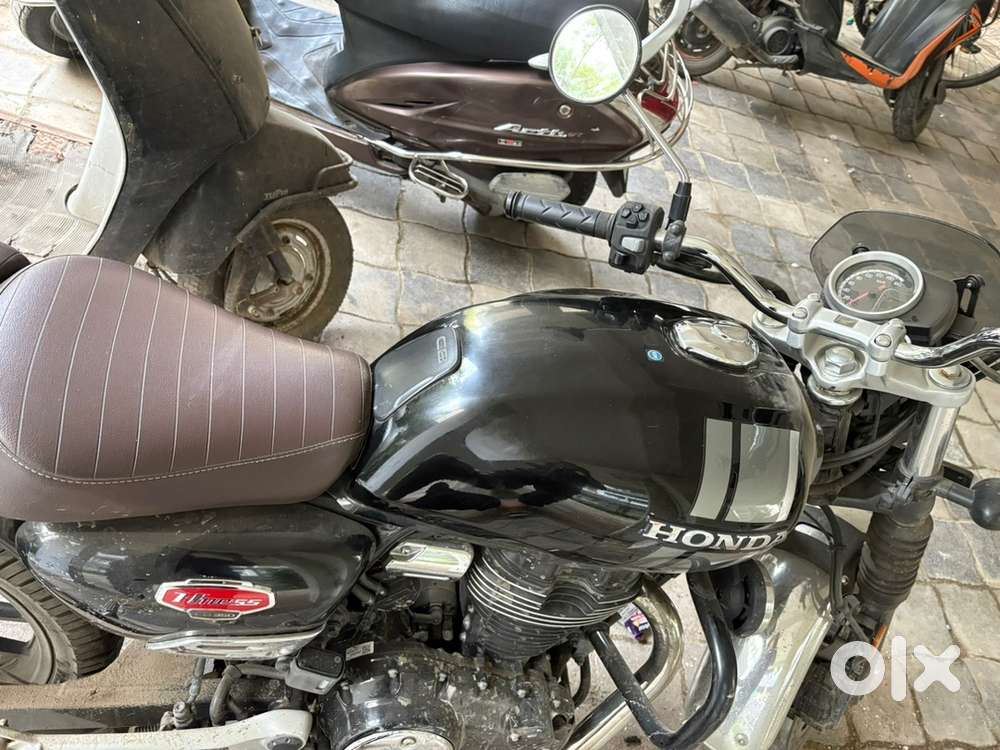 E20 Honda CB350 pearl black with zero accidents