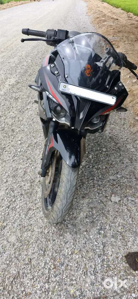 Bajaj rs 200