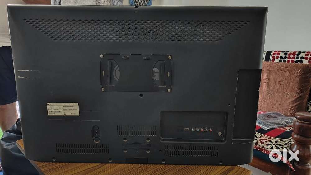 LG 32' LCD- Excellent condition (8 yrs)