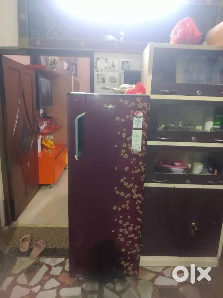 Whirlpool fridge 260 litres