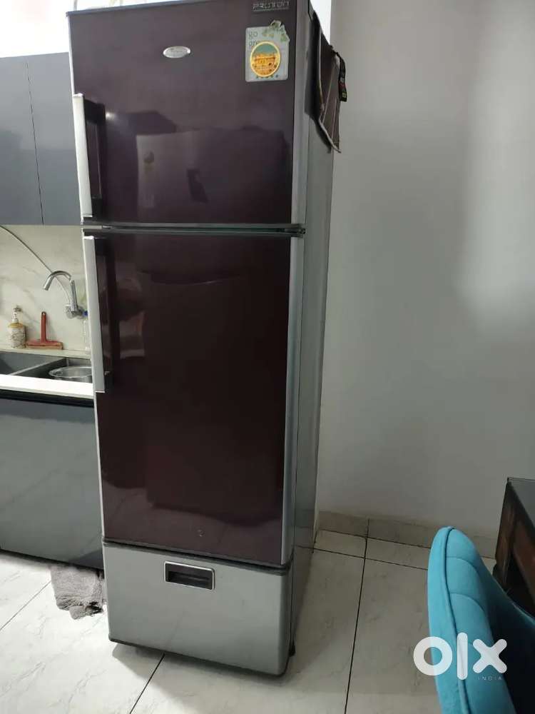 Triple door whirlpool fridge