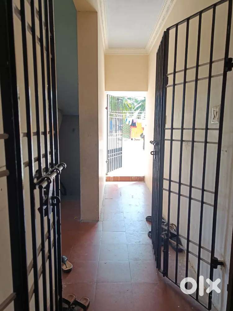 Pozichalour individual house for lease 12 lac and rent also