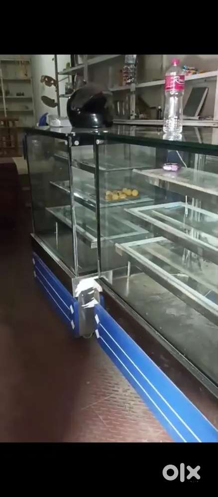 Bakery display counter