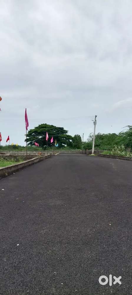 Ellame Pakkathula Namma Kundrathur La
