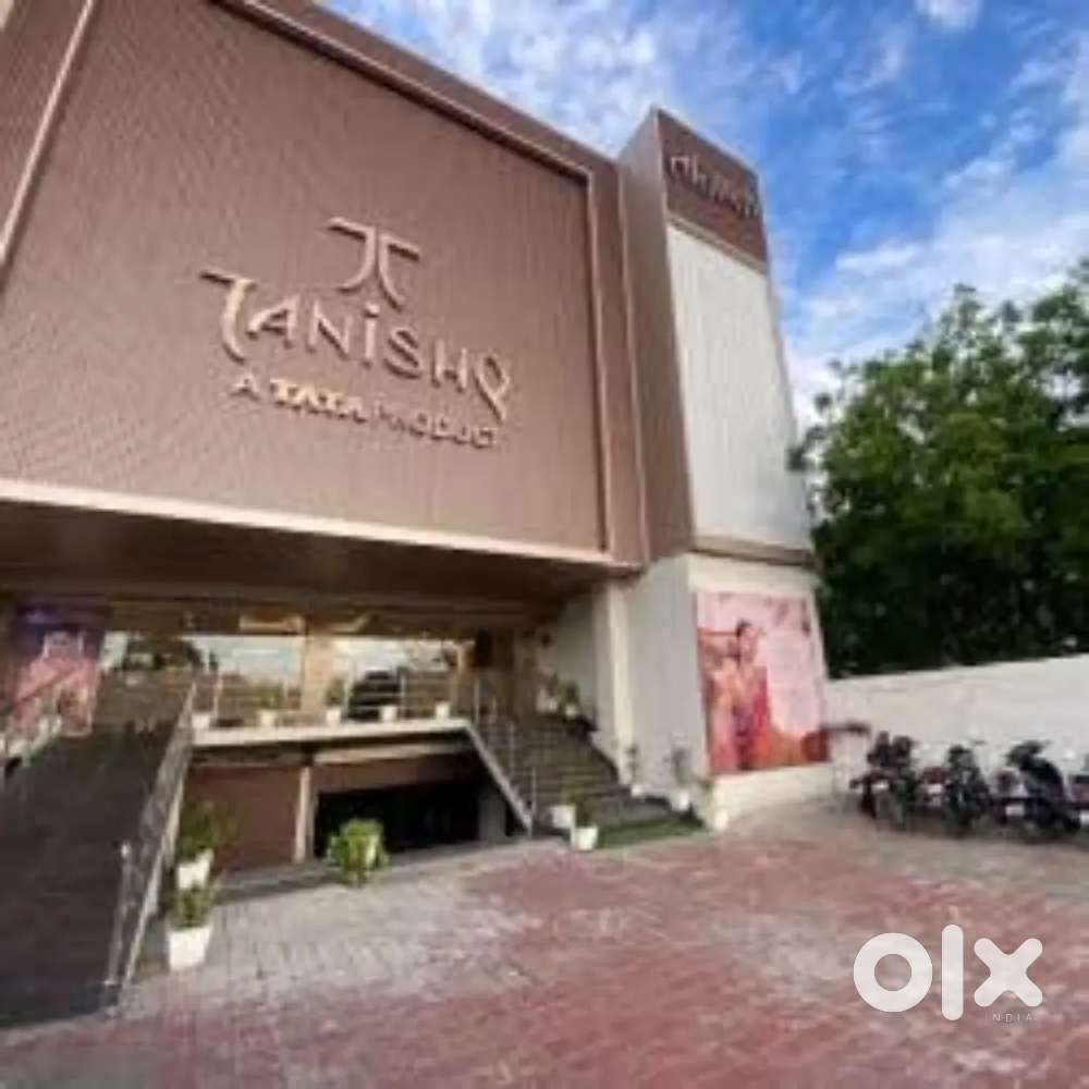 VACANCY FOR @TANISHQ JEWELLERY SHOWROOM IN LUCKNOW APPLY NOW !!.
