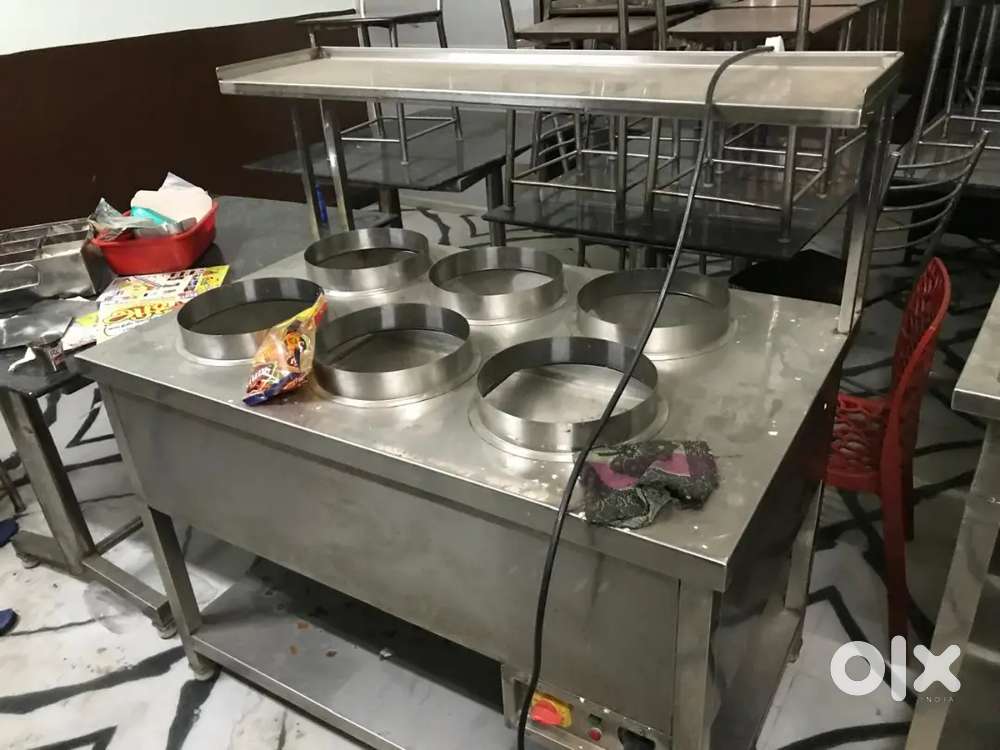 Stainless steel bain-marie food warmer.
