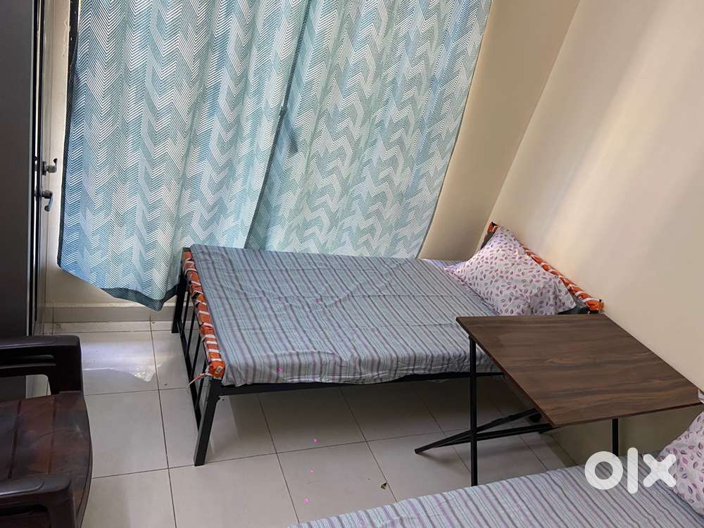 Gilrs pg for rent in airoli sect 19 (without brokrage)