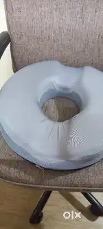 Donut shape cusion