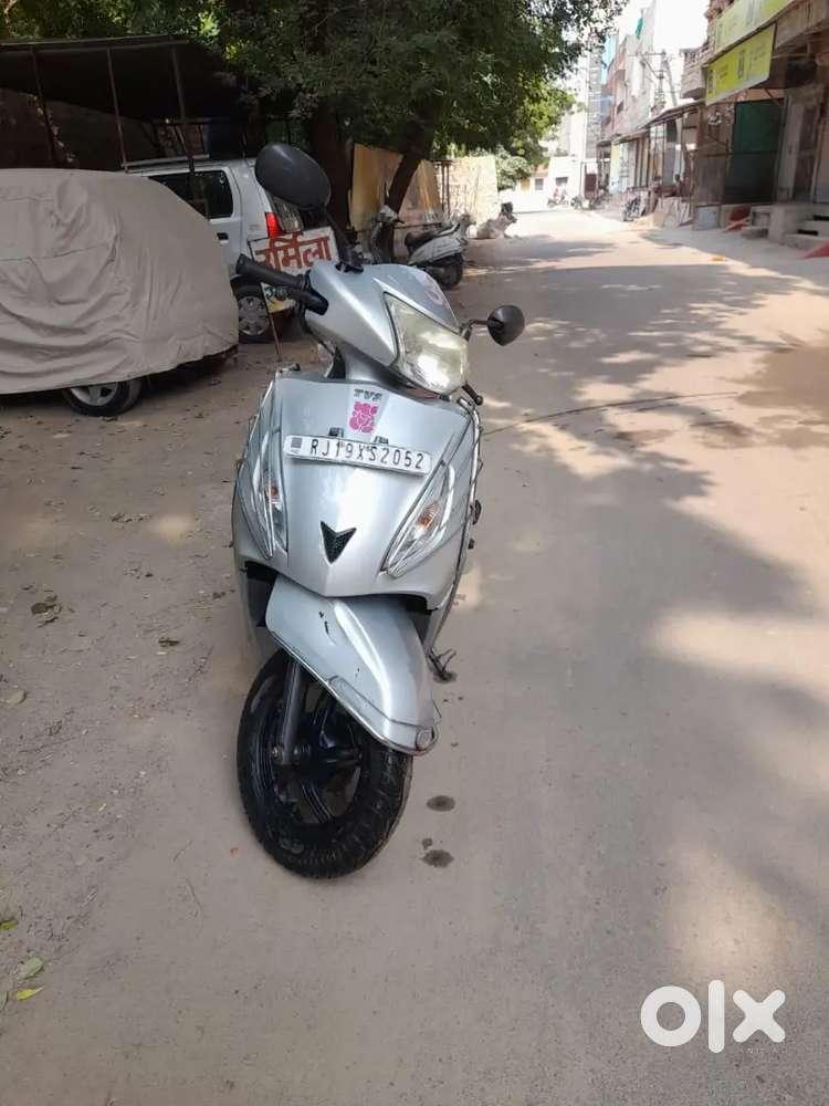 Tvs jupiter 40kmpl mileage 2015 model solid build quality