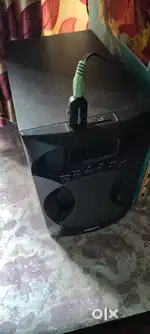 Philips speaker with remote and bluetooth attachment