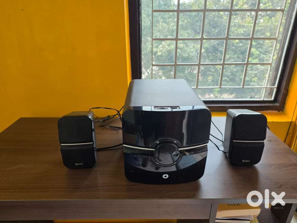 Bluetooth speaker with remote