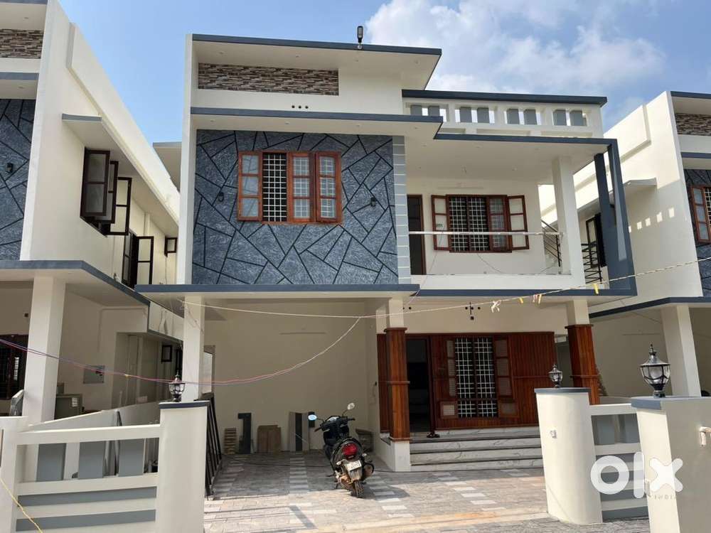 4.150cent 2135sqft Njandoorkonam