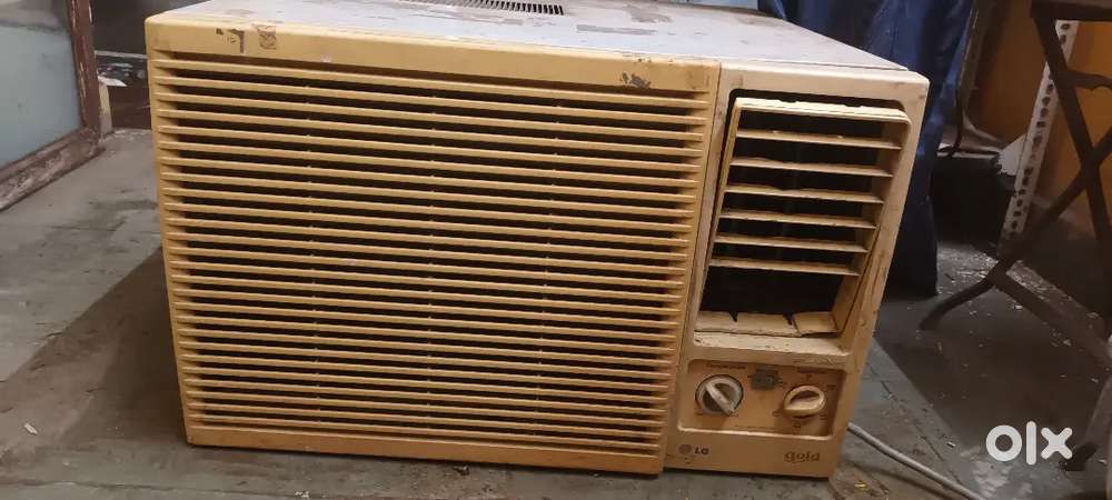 Old 1 ton Ac selling