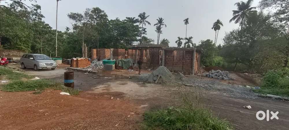 ANGAMALY TOWN 2 KM KIDAGOOR CHURCH NEAR BY 5,7, 10 CENT PLOTS AVAILABL