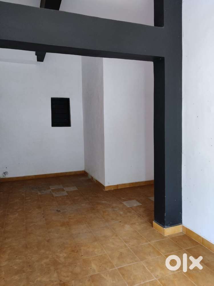 Road facing shop for rent at fatorda