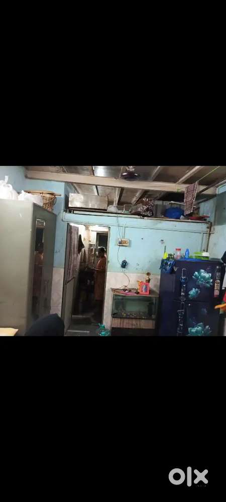 CHAWL ROOM (MATUNGA ROAD)