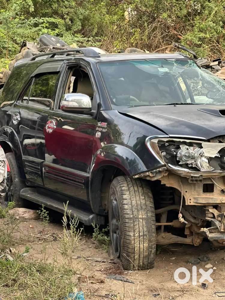 Toyota fortuner all spares available