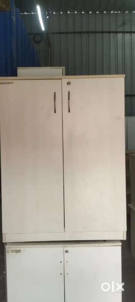 4 FT CUPBOARD