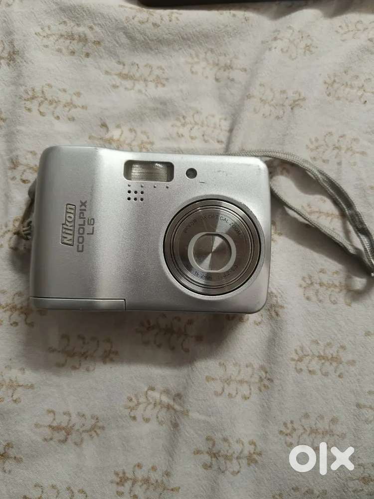 Nikon coolpix L6,  20 years old, antique piece for collectors