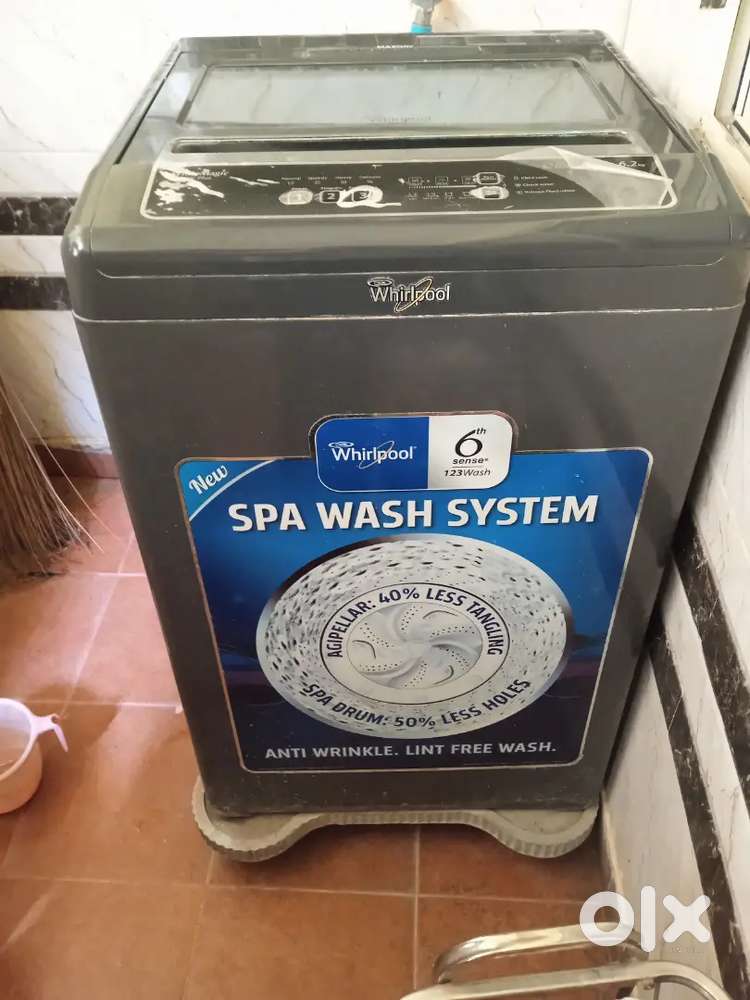 Whirpool washing machine 2017 model good condition.