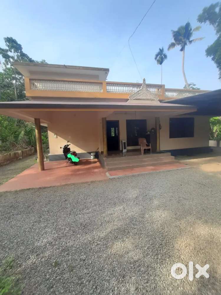 75 cent land and 1150sqft house for sale in puthenquriz