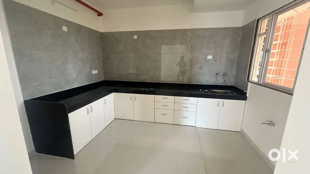 2 BHK semi furnished flat for rent