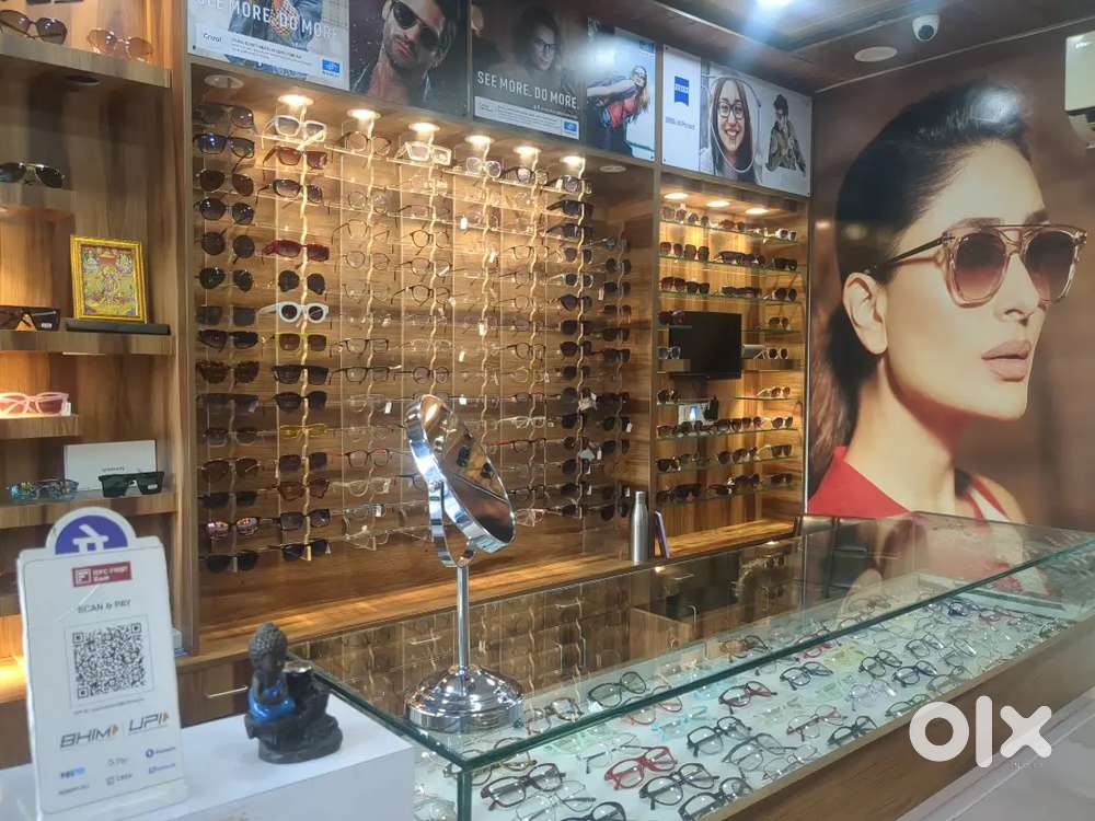Clear view optical store
