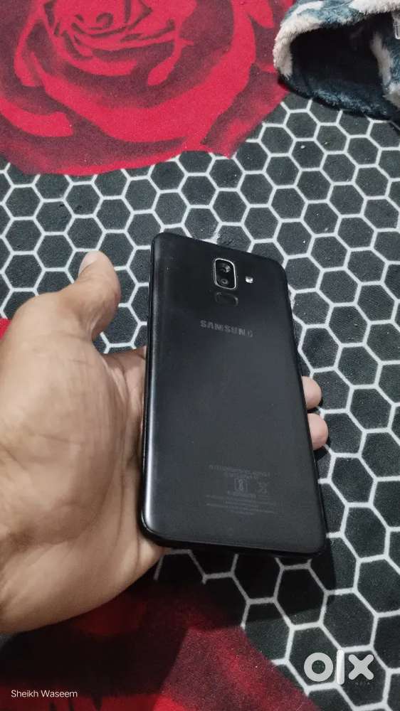 Samsung j8 4/64 full original rate is fixed