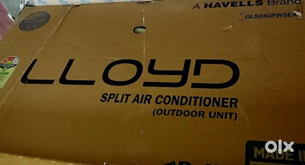 Lloyd AC indoor and outdoor units