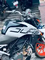 KTM duke 200