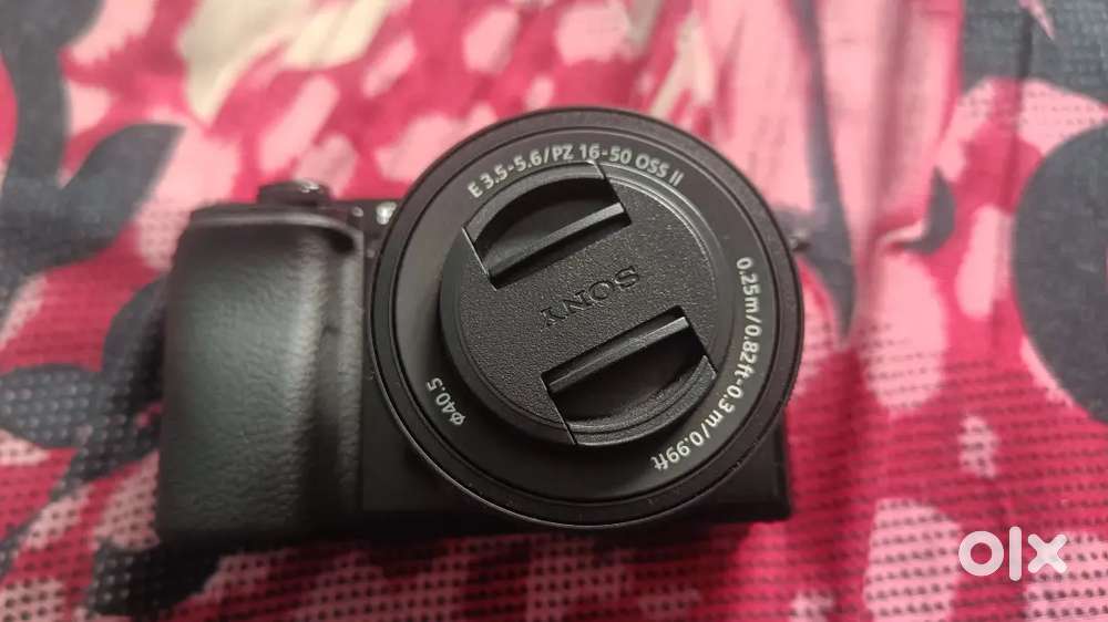 Sony a6100 With 16-50 mm Lens