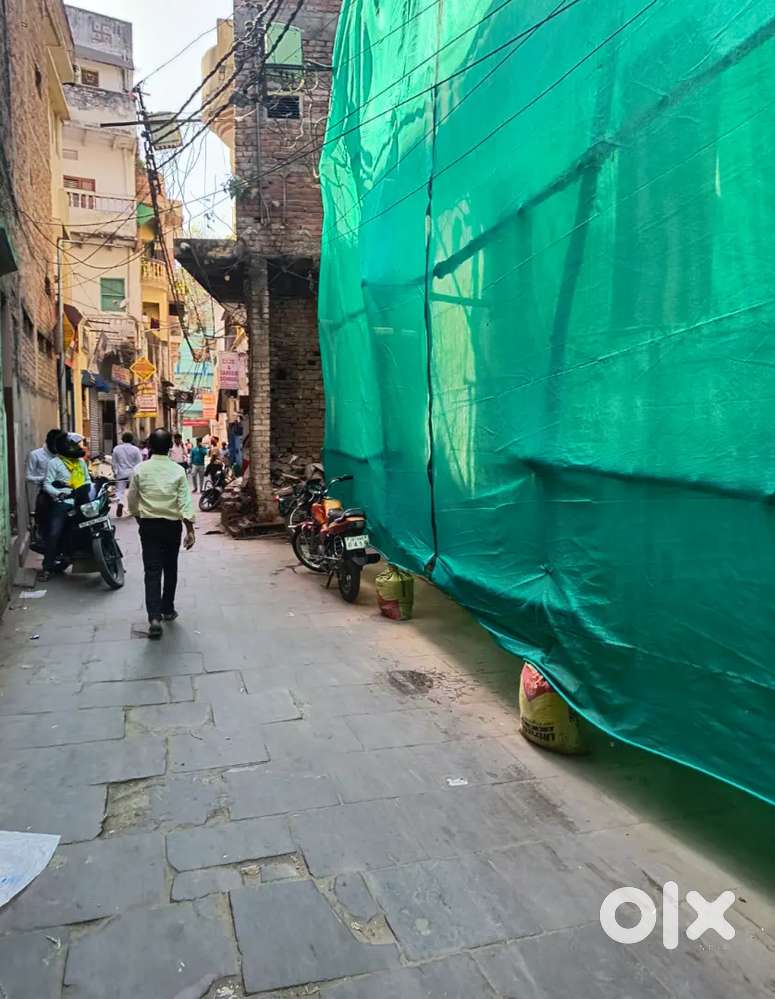 500 sqft available for shop/office/godown/saree gaddi