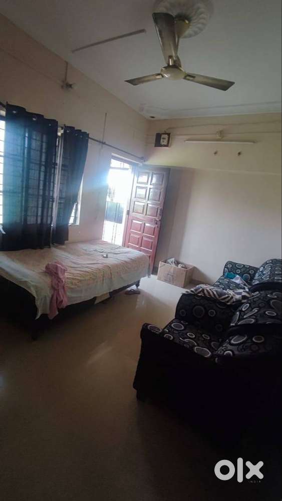 Looking for Flatmate