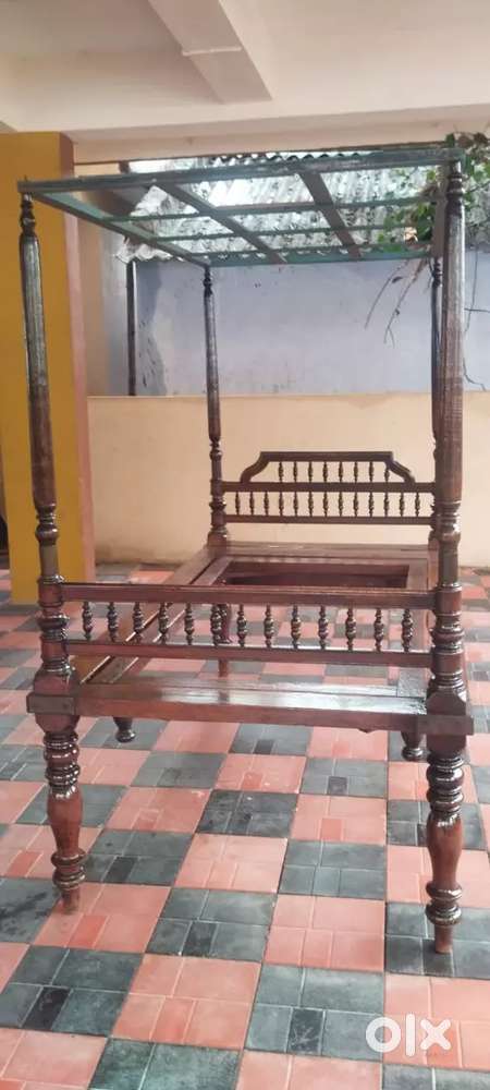 Traditional wooden pandiri mancham