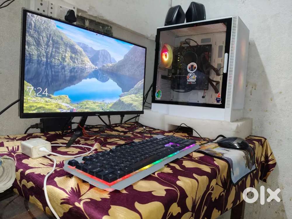 Proseser - Intel i5 12th jen 
512gb SSD 
2 gb graphic card
Monitor 22