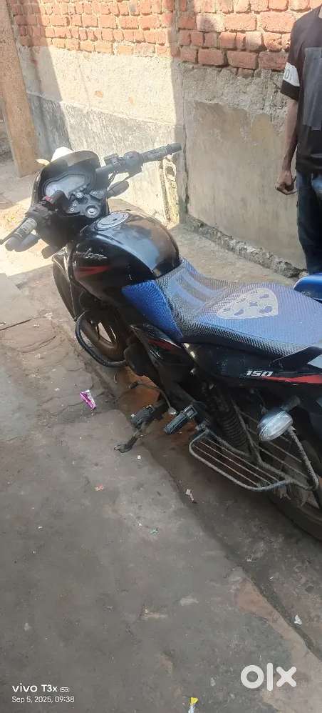 mujhe paise ki jarurt ke karn bech rha hu