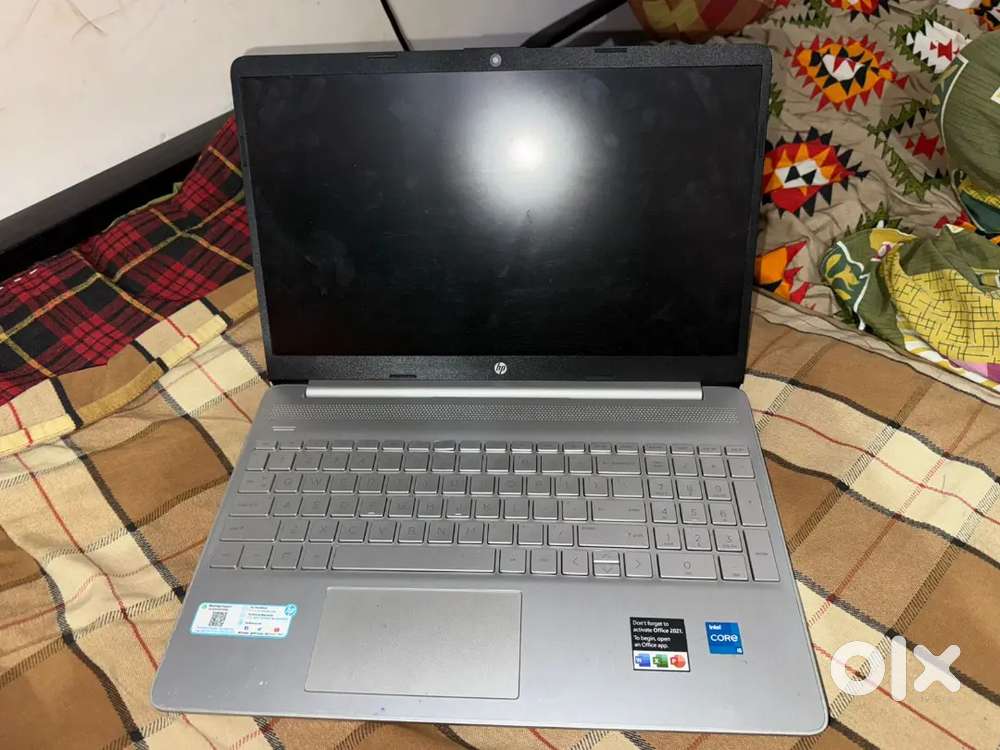 Selling my 1-year-old HP i5 12th Gen laptop.