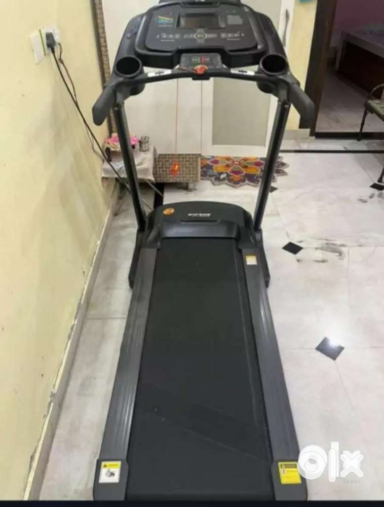 Viva Fitness T-425 DC Motorized Treadmill