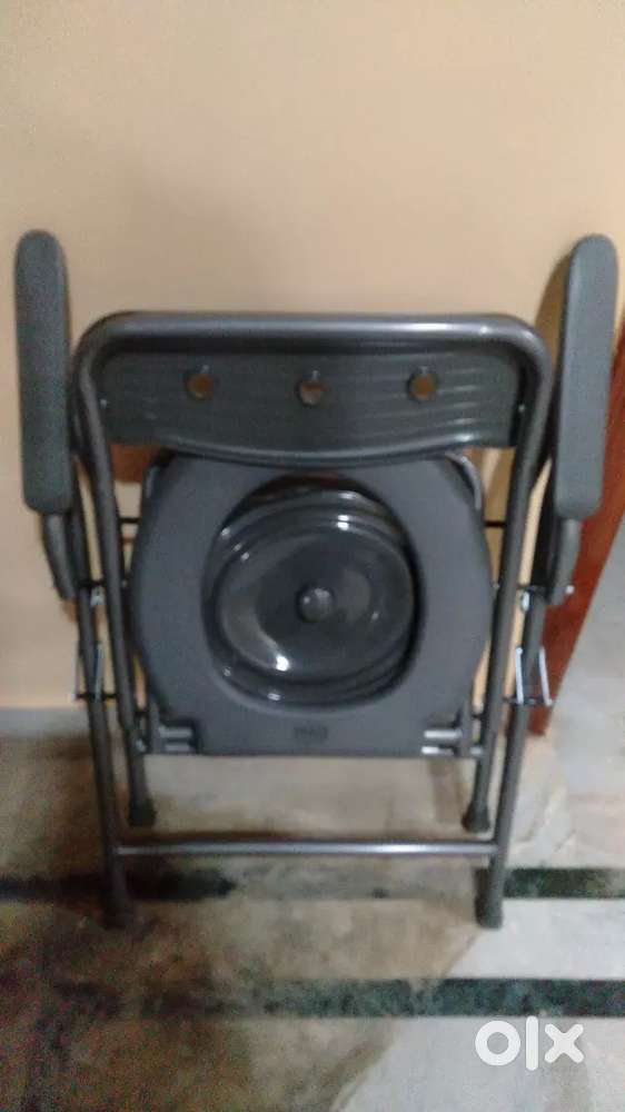 Western toilet chair