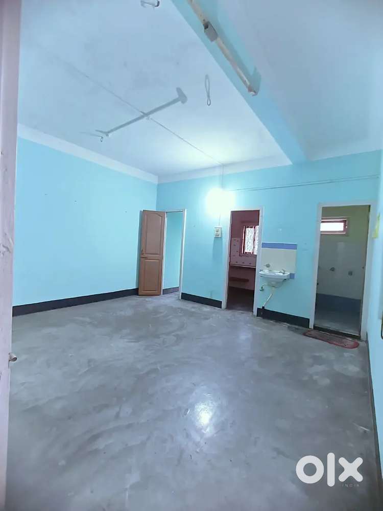 2RK ROOM FOR WORKING GIRLS ZOOROAD NEAR CENTRO MALL