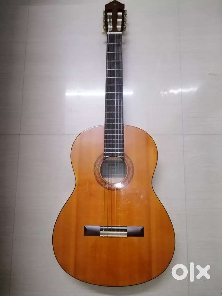 Yamaha Acoustic Guitar