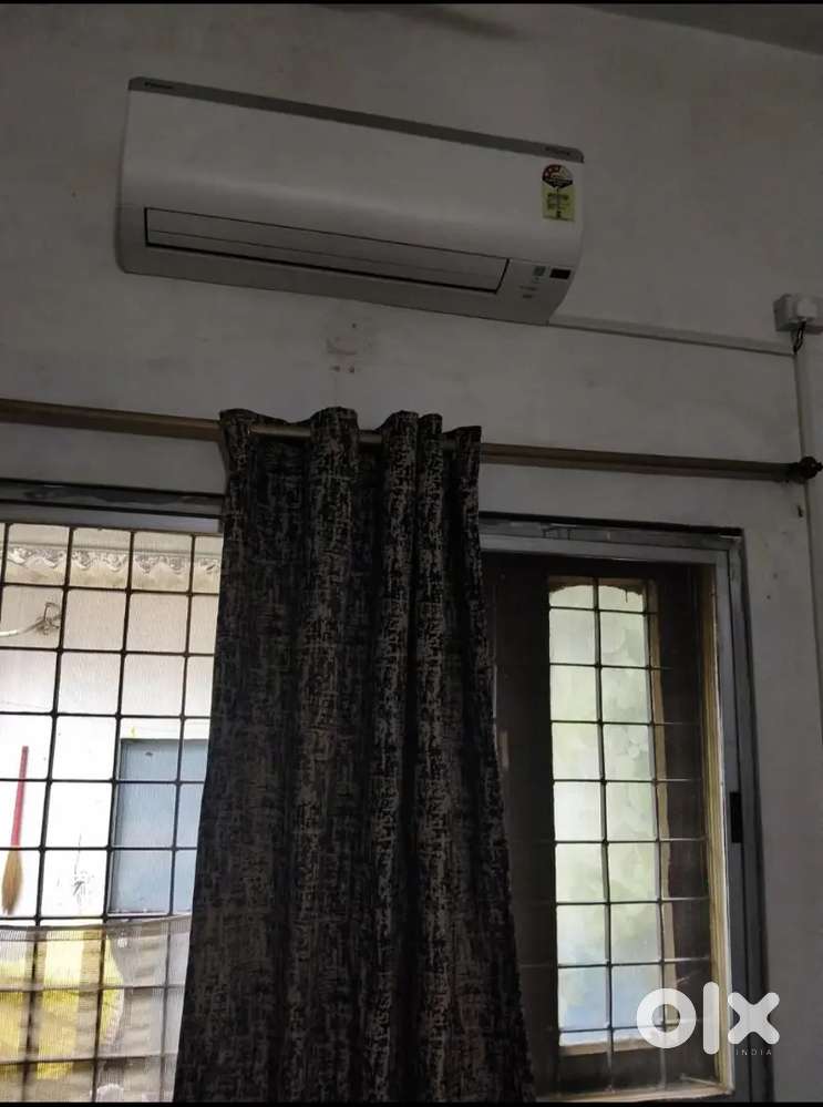 Daikin 1.5 Ton 3 Star Inverter model AC for Sale – Excellent Condition