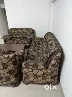 HQ Sofa set with center table