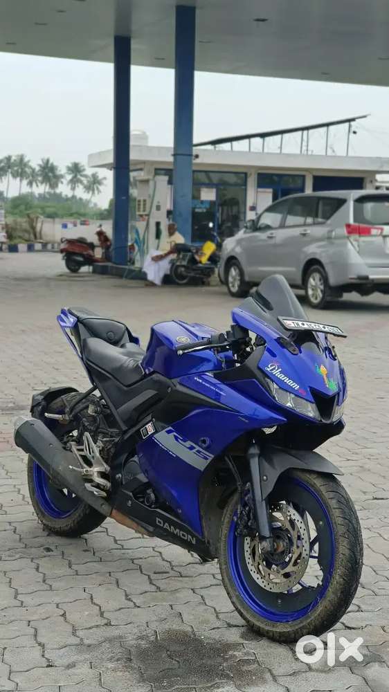 YAMAHA R15 V3