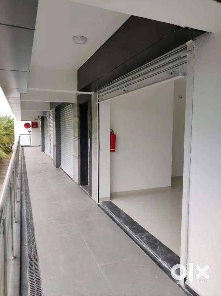 Road touch shop available on rent in prime location
