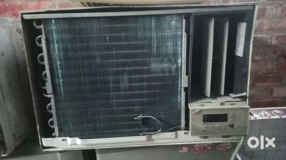 Lg 1/50 ton window ac for sale good workinng condation off sizen price