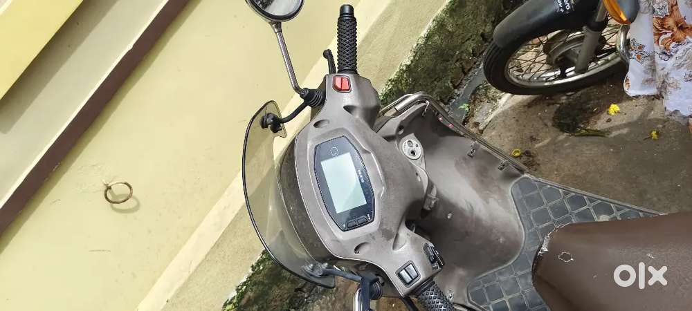 Suzuki Access 125 ( Bluetooth, Disc)