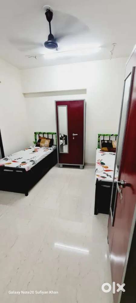 Double sharing Boys pg andheri west near railway station 2 min walking